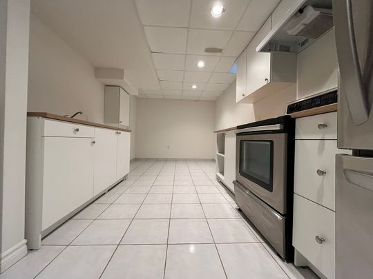 For Lease - 138 Venetian Crescent Unit# Basement, Vaughan, Ontario - Photo 1