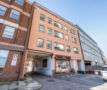 3 bedroom flat to rent - Photo 6