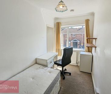 6 bedroom terraced house to rent - Photo 3