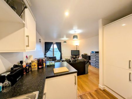 1 bedroom flat to rent - Photo 2
