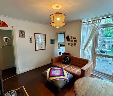 2 Bed Maisonette, Braemar Avenue, NW10 - Photo 2