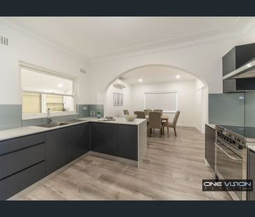 PRIME WATERFRONT POSITION. - Photo 5