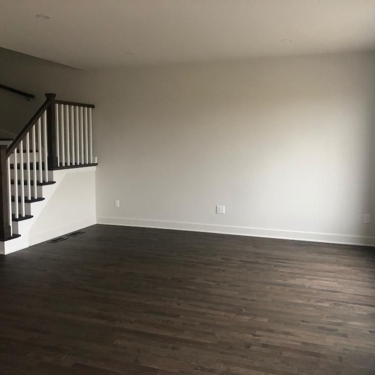 Maison de ville moderne à louer (construite en 2020)/Mondern Townhouse for rent (2020 Bulit) - Photo 1