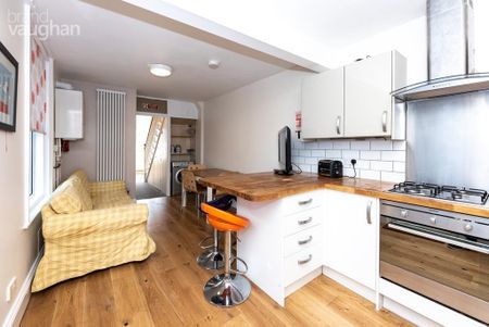 5 bedroom terraced house to rent - Photo 4