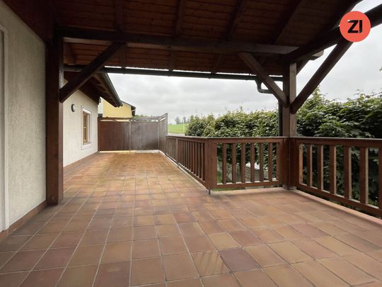 Schöne 3- Zimmer Wohnung mit kleinem Wintergarten im 1. Stock - Foto 1