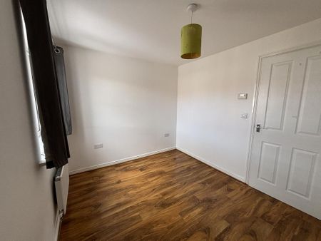 2 bedroom terraced house to rent - Photo 3