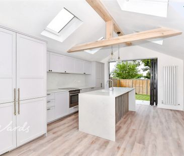 3 bedroom terraced house to rent - Photo 5