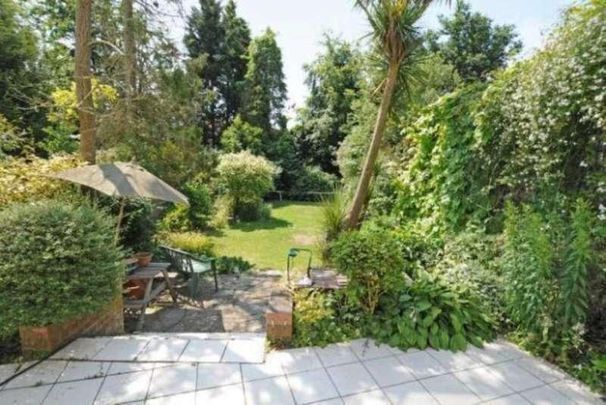 Canons Drive, Edgware, HA8 - Photo 1