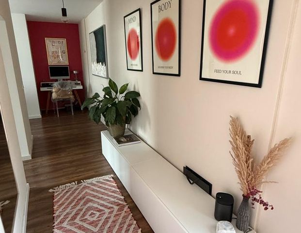 Moderne 2-Zimmer-Wohnung mit Blick auf die Lorenzkirche | 96 qm - Photo 1