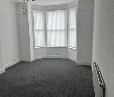 2 Bed Flat, Wilton Street, CH44 - Photo 1