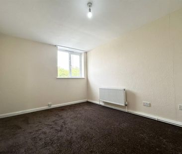 3 Bedroom Maisonette To Let - Photo 5