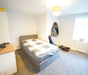 Room 1 Flat 8 10 Middle Street, NG9 1FX, NOTTINGHAM - Photo 6