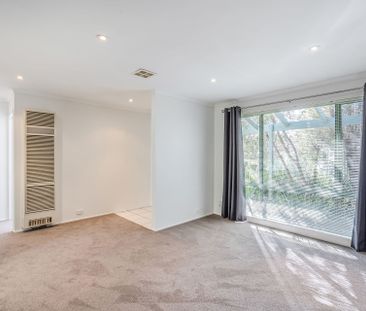 8/4 Redwood Avenue, Jerrabomberra NSW 2619 - Townhouse For Rent | D... - Photo 1