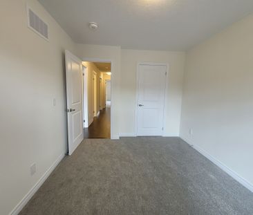 For Lease - 215 Broadacre Drive, Kitchener, Ontario - Photo 5