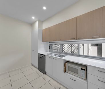 Modern Living in the Hearth of Mango Hill - Photo 5