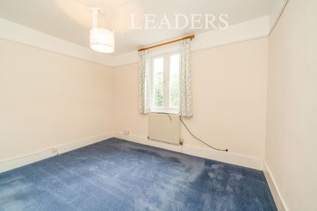 2 bedroom house to rent Riverside, Pixham, RH4 - Photo 4