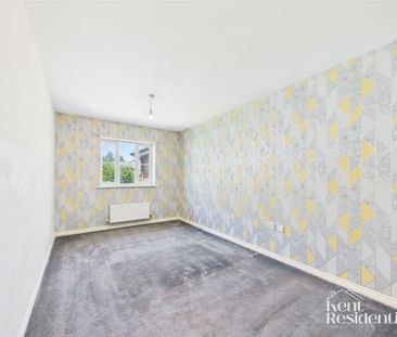 2 bed apartment to rent in Silver Streak Way, Rochester, ME2 - Photo 2