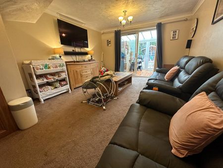 2 bedroom terraced house to rent - Photo 4