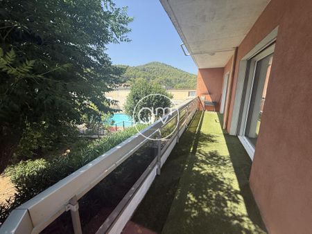 Location Appartement 3 pièces Meublé 102m² HYERES 83400 - Photo 5