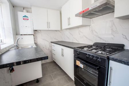 2 bedroom terraced house to rent - Photo 2