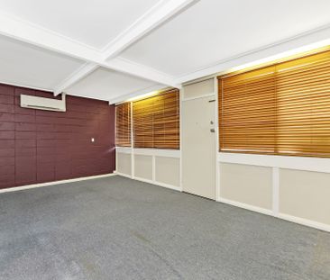 1/126 Henderson Road, Queanbeyan - Photo 5