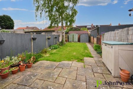 3 bedroom terraced house to rent - Photo 2