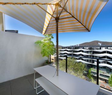 High-end Living on Lonsdale - Photo 1