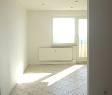 +++ Günstige Vierraumwohnung mit Balkon und Einbauküche +++ - Photo 4