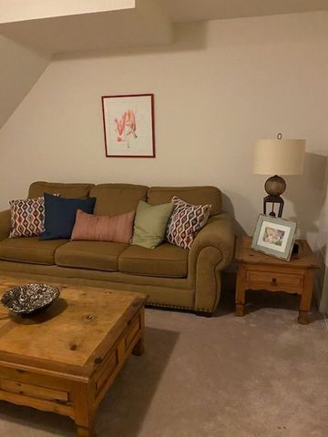 For Lease - 2022 Lakeshore Road, Mississauga, Ontario - Photo 3