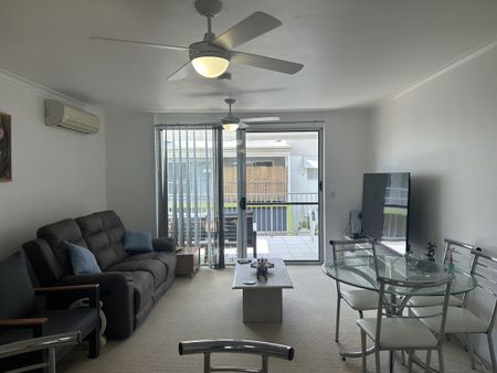 Furnished 3 Bedroom Apartment - Photo 3