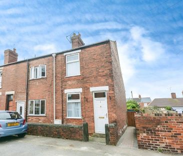 2 bedroom end of terrace house to rent - Photo 3