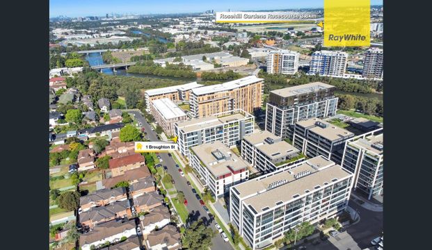 LIVING ON THE RIVERBANK! - Photo 1