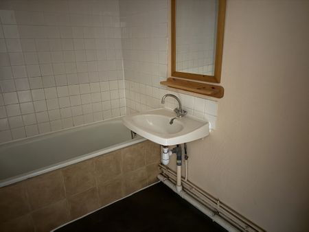 Location Appartement 2 pièces 40m² ORLEANS 45000 - Photo 4