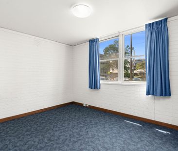 Centrally Located, Ground Floor Apartment - Hospital Precinct - Photo 1