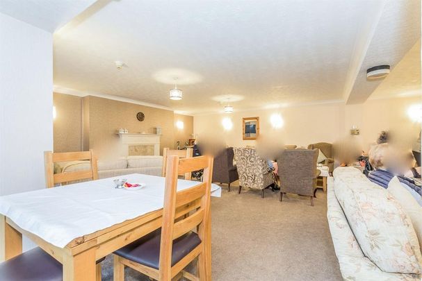 1 bedroom retirement property to rent - Photo 1