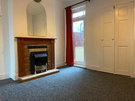 2 bedroom property to rent - Photo 3