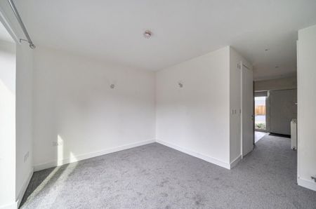 2 bedroom semi-detached house to rent - Photo 2