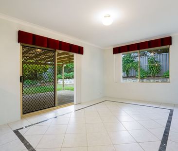 LARGE FAMILY HOME IN LEEMING HIGH SCHOOL ZONE! - Photo 2