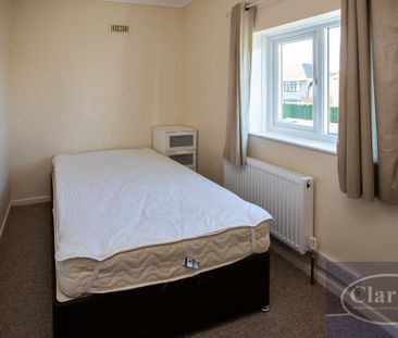 4 bedroom semi-detached house to rent - Photo 3
