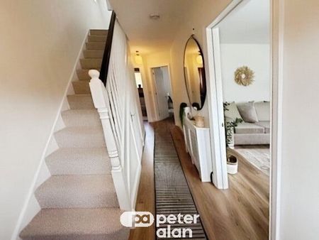 Tennant Grove, NEATH - Photo 2