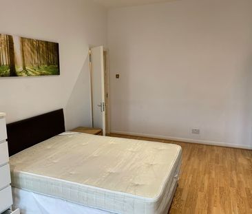 Room in a Shared Flat, Rutland Park Mansions, NW2 - Photo 1