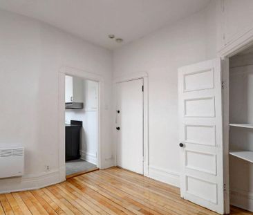 Studio à Louer 4088 Av Du Parc-Lafontaine - Montreal - Photo 1