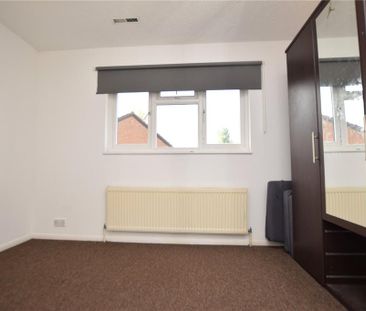 2 bedroom end of terrace house to rent - Photo 2