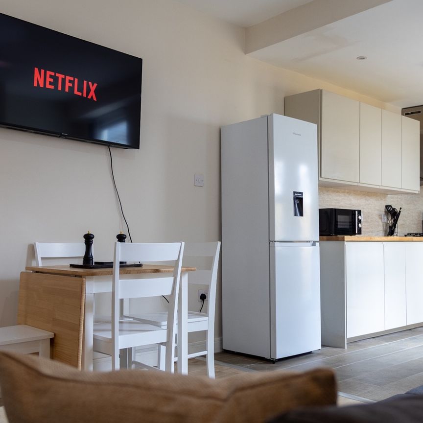 4 Bed Terraced House, Northfield Road, CV1 - Photo 1