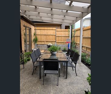 IMPRESSIVE TOWNHOUSE IN GREAT LOCATION - Photo 5