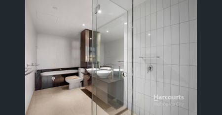 Iconic Tower - Sky High Sanctuary! - Photo 5