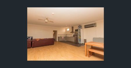 EVERYTHING AT YOUR FINGERTIPS - Spacious 2x1 in CBD - Photo 5