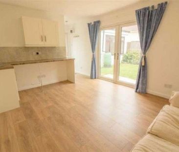 St Andrews Crescent, Dedworth, SL4 - Photo 1