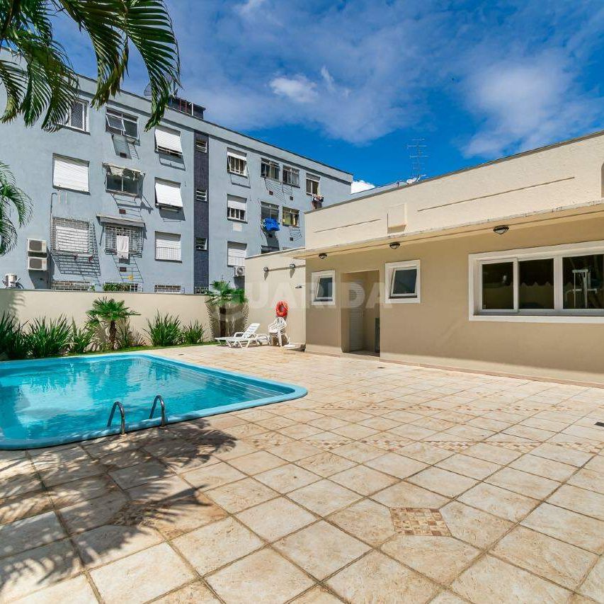 Apartamento semi mobiliado de 2 dormitórios, sendo 1 suíte, no bairro Passo d’Areia. - COD: 4124 - Photo 1