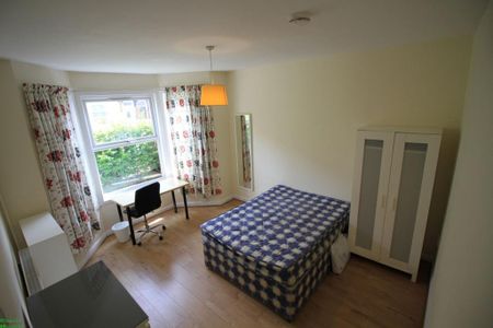 5 bedroom terraced house to rent - Photo 3